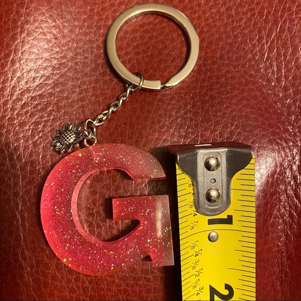 Cute resin letter G sparkly keychain & charm